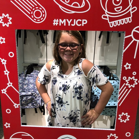 Welcome to my closet! My name is Harriet - Picture 10 of 16